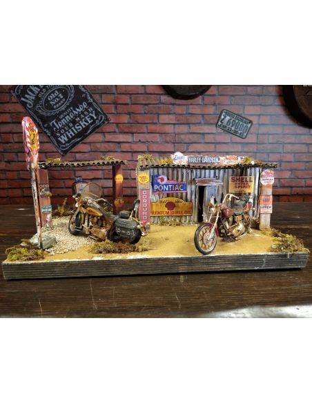 Diorama Softail e Dyna con pompa di benzina 