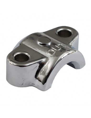 Wheel pin locking clamp